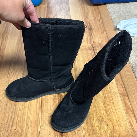 Black Suede Winter Boots - Picture 1 of 4